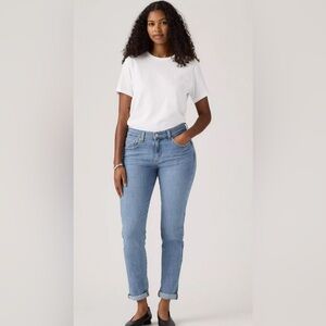 LEVI’S Boyfriend Jeans Light Blue Wash Women's Jeans Size 33x27
